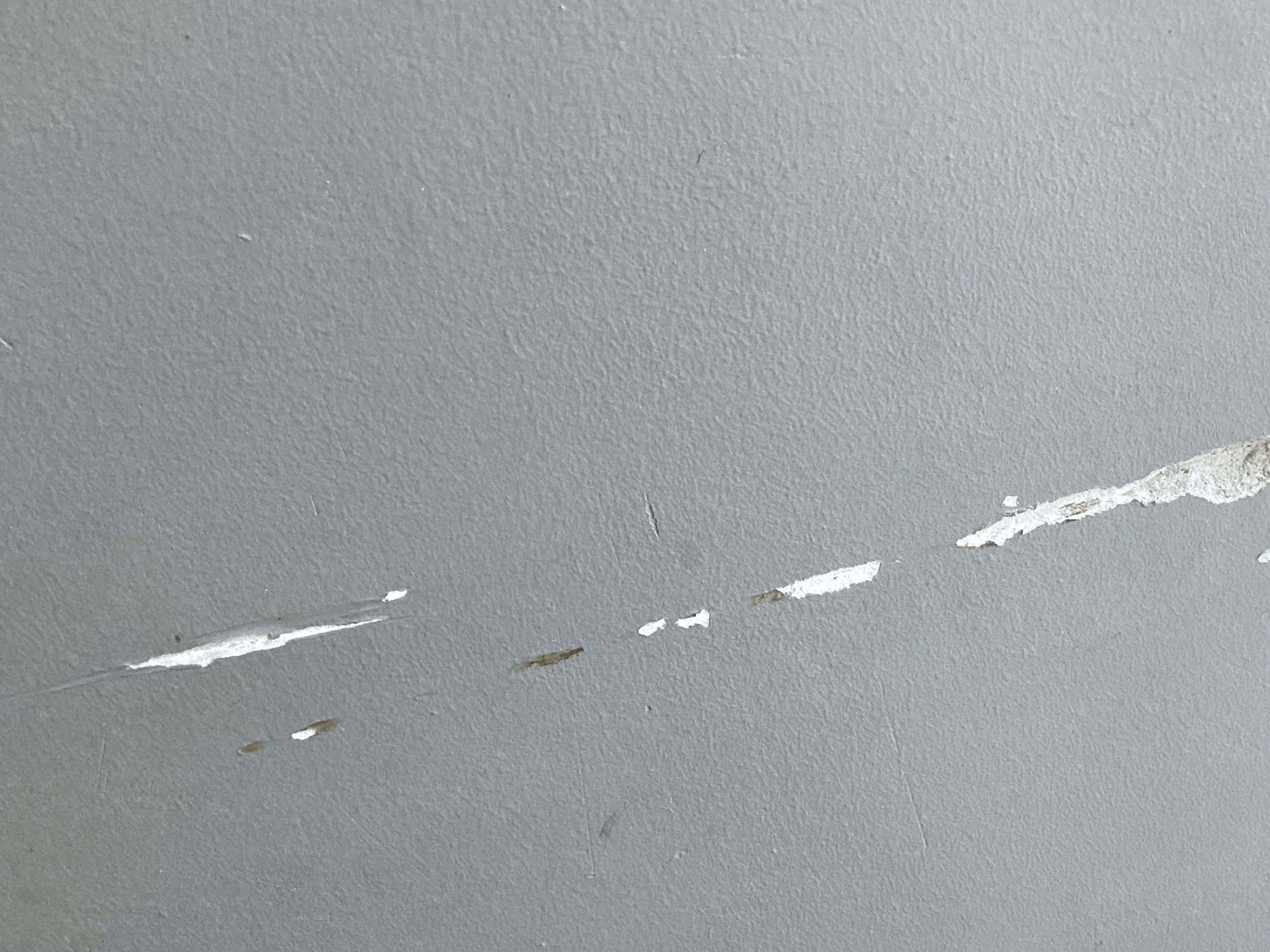 how to fix chipped paints